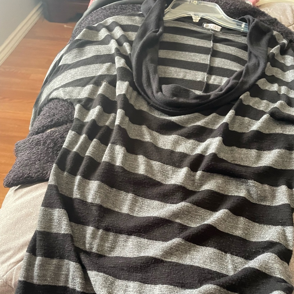 Black and grey Wet Seal shirt.